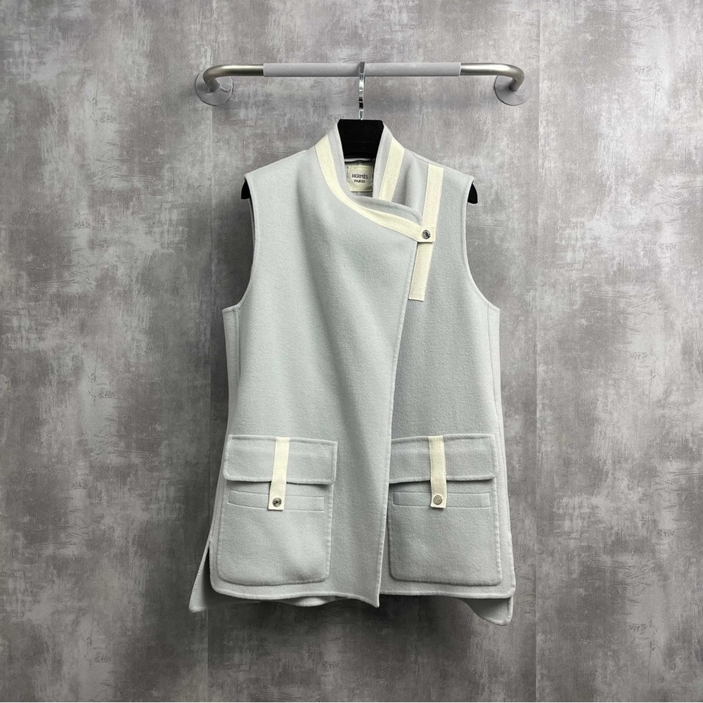 ❌sold❌Authentic Hermes Stylish Gray Sleeveless Vest with Pockets